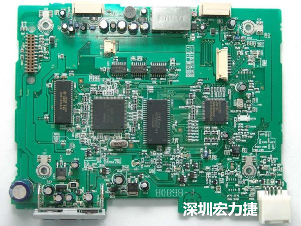 大面积PCB若电子元器件数量多、重量较重，板材强度不够时容易产生PCB中央部凹陷问题。