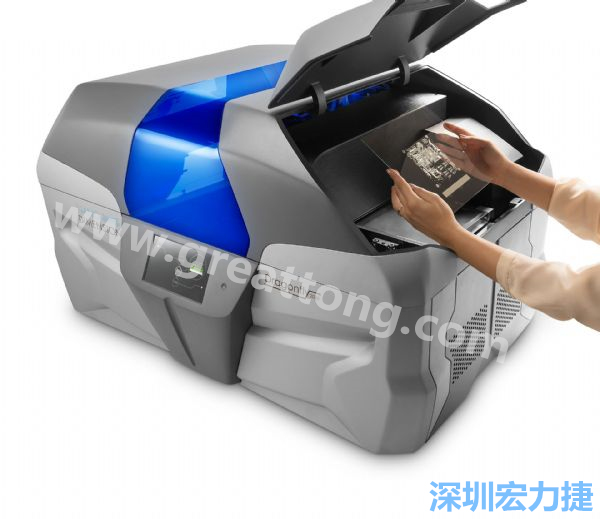 利用3D列印机器可制造多层板。