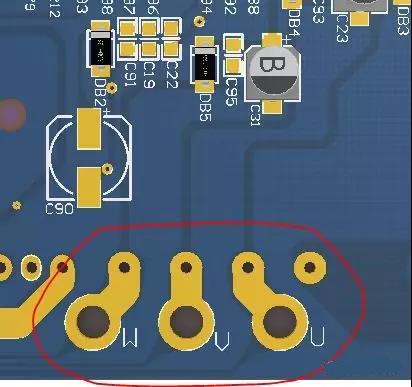 PCB设计不仅可以将PCB实现为即插即用的插件，而且可以增加焊料的厚度以达到过大电流的目的。