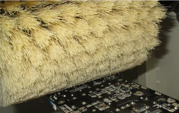 PCBA加工人工洗板的正确方法